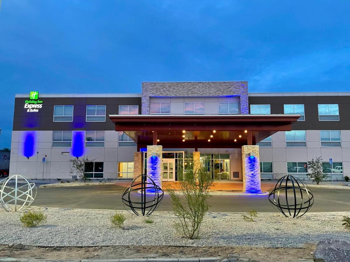 Holiday Inn Express & Suites Blythe By Ihg Exterior photo